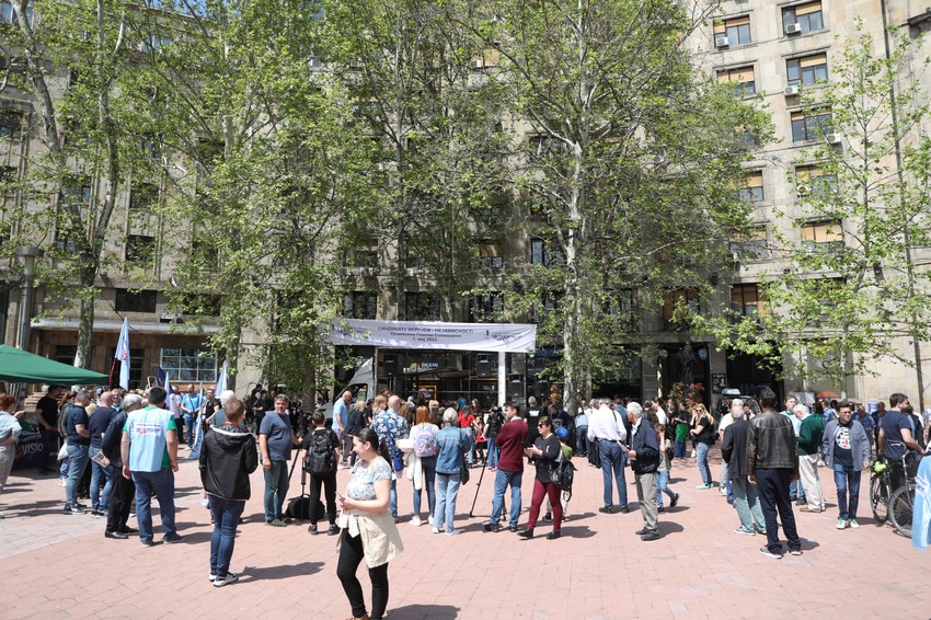 Okupljeni na Trgu Nikole Pašića