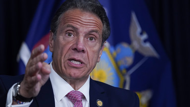 Oskarżony o molestowanie gubernator Nowego Jorku odchodzi ze stanowiska
