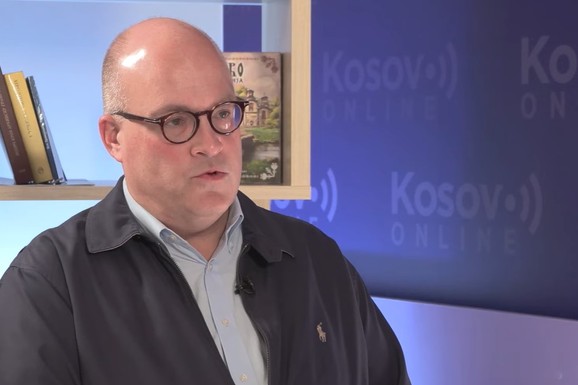 "GLEDAJUĆI SNIMKE SA PROTESTA, TO NIJE BILA REAKCIJA SVOJSTVENA REAKCIJI NA ZVUČNI TOP" Blinkenov specijalni savetnik dao svoje mišljenje o dešavanjima od 15. marta