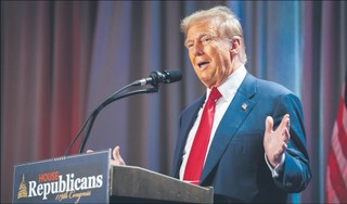 Z Białego Domu daleko do sali sądowej