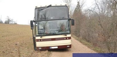 Wpadł złodziej-romantyk. Ukradł autobus, bo chciał odwiedzić ukochaną