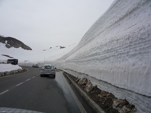 Zanim samochód trafi do produkcji spece z Opla nie mają litości dla jego prototypów. Inżynierowie 'czołgają' auto po najbardziej wymagających drogach Europy