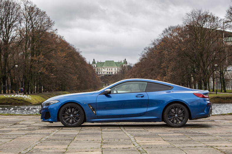 BMW M850i xDrive - co tak naprawdę potrafi topowy wariant BMW M850i?