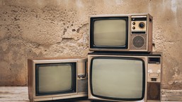 Quiz o telewizji w czasach PRL. Dziennikarki, prezenterki i pogodynki. Dopasuj je do programów