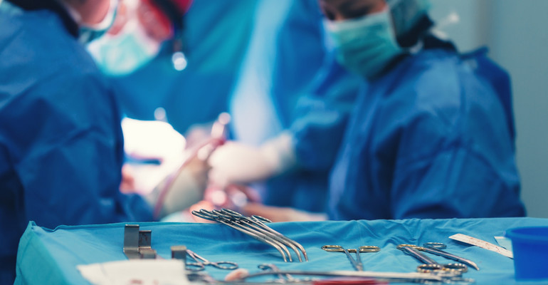 Dlaczego pacjentom przekłada się planowane operacje?
