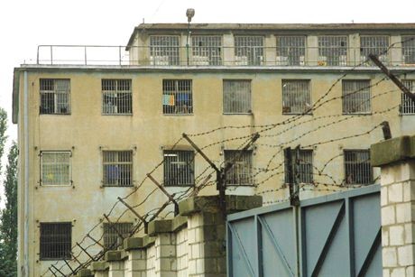 2004 LODZ NA ZDJ ARESZT SLEDCZY PRZY UL SMUTNEJ W LODZIFOTO CEZARY PECOLD