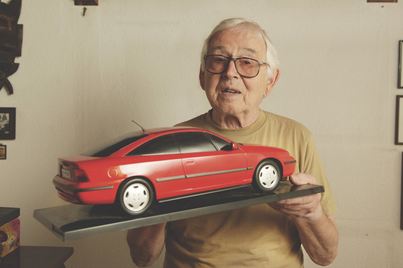 Erhard Schnell.  Stylista GT (1961-91). W 1962 r. Schnell został asystentem w Advanced Design, pod jego kierownictwem Opel GT otrzymał realne kształty.