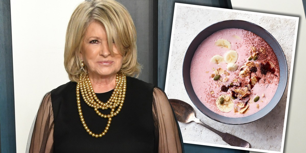 Martha Stewart robi proste i smaczne śniadanie z kefiru i mrożonych truskawek.