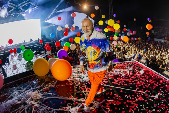 "VRAĆAMO SE KUĆI" Dino Merlin objavio lepe vesti nakon 11 godina, fanovi oduševljeni: "To su pesme koje su obišle svet"