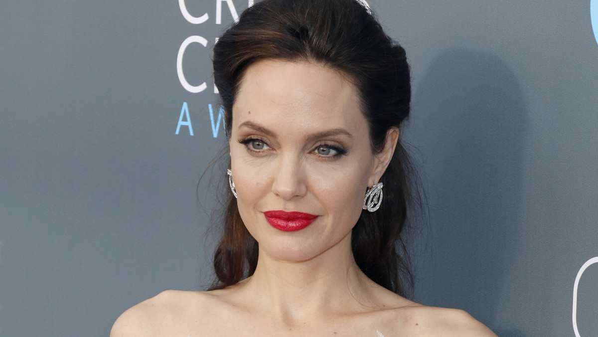 Angelina Jolie mówi wzruszająco o adoptowanej córce." Tak wiele się od niej nauczyłam"