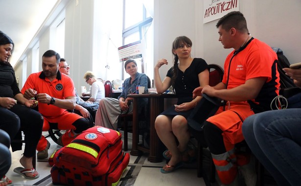 Protestujący w Sejmie napisali do pierwszej damy: Liczymy na wsparcie naszych postulatów