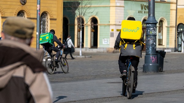 Policja wspólnie ze Strażą Miejską zapowiadają wzmożone kontrole rowerowych dostawców oraz tych, którzy na jednośladach nie stosują się do przepisów.