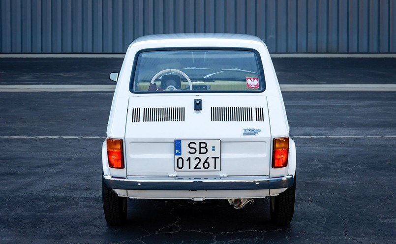 Fiat 126p, którego dostał Tom Hanks, sprzedany za ponad 363 tys. zł