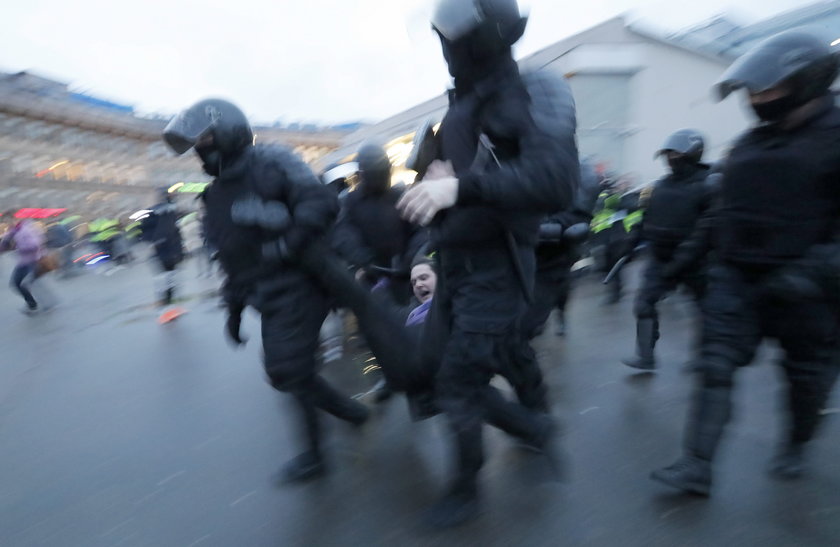 Rosjanie manifestowali w obronie Nawalnego. Setki zatrzymanych.