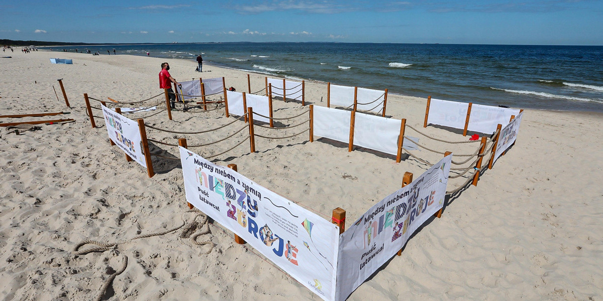 Bezpieczne plażowanie w czasie epidemii