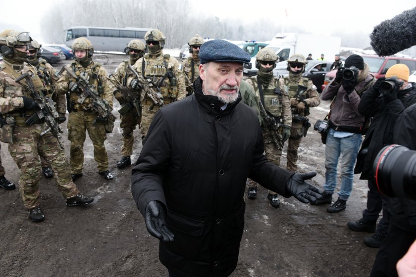 Macierewicz będzie degradował żołnierzy