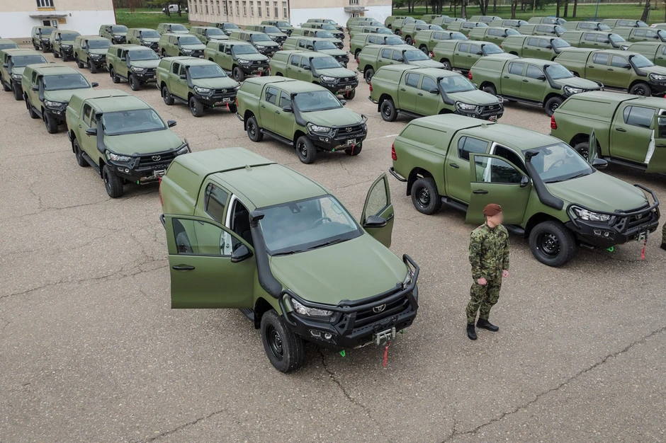 Novih 100 terenskih vozila za jedinice Vojske Srbije