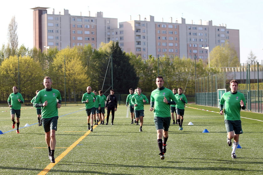 Polscy sędziowie wyjechali na obóz przygotowawczy UEFA przed EURO 2016