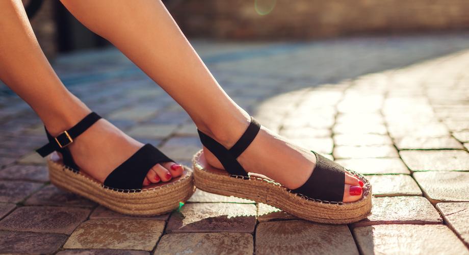 Stylizacje z espadrylami na każdą okazję! Letni hit, który się nie nudzi