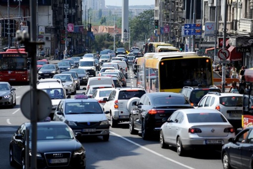 Uvek blokirani prilazi Brankovom mostu