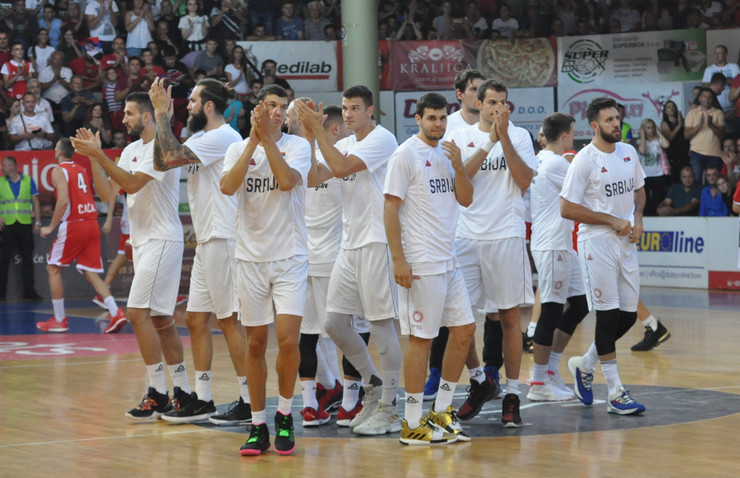 Košarkaši Srbije posle meča protiv Borca 