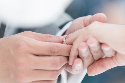 Intercyza, czyli umowa majątkowa małżonków. Co warto wiedzieć?