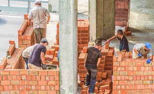 Budynek lub budowla na cudzym gruncie. Końca sporów nie widać