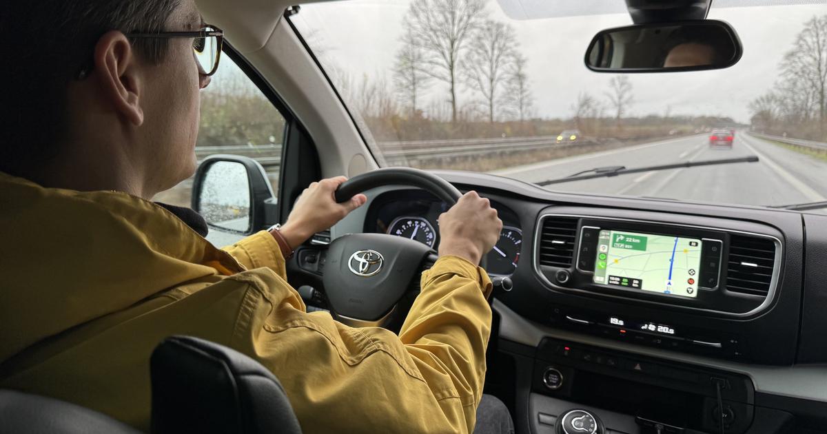  Sprawdziłem Toyotę Proace Verso Long na trasie do Dortmundu. Van do wożenia VIP-ów, a może auto dla dużej rodziny?