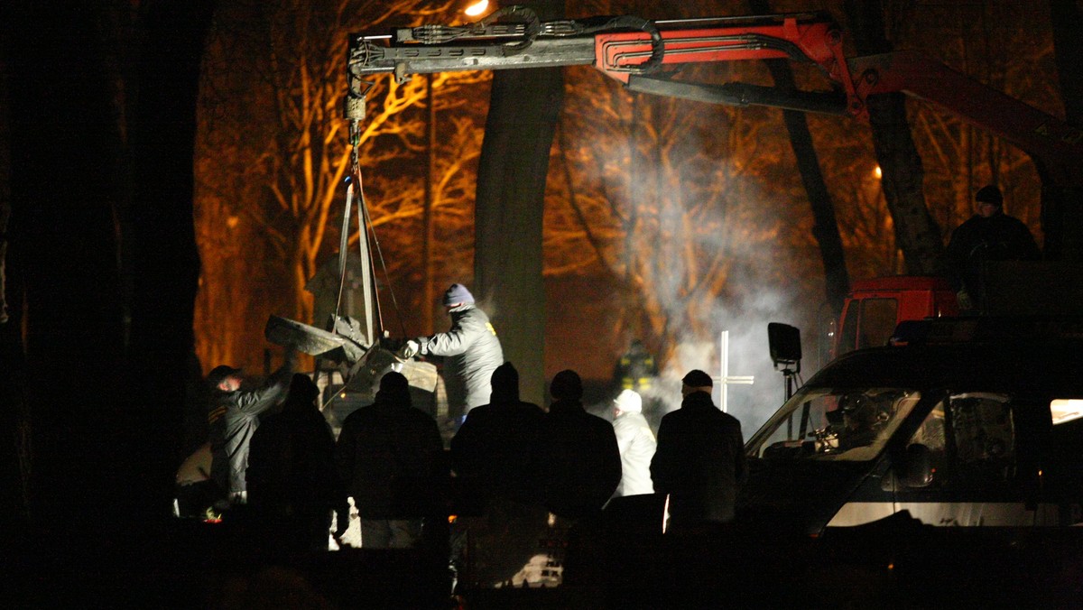 Około 60 tomów akt operacyjnych radomskiej policji odkryli śledczy z Gdańska badający sprawę zabójstwa Krzysztofa Olewnika i nieprawidłowości w śledztwach w tej sprawie. Akta prawdopodobnie zawierają kluczowe dokumenty w wątku postępowania dotyczącego przekazania okupu porywaczom - informuje serwis tvp.info.