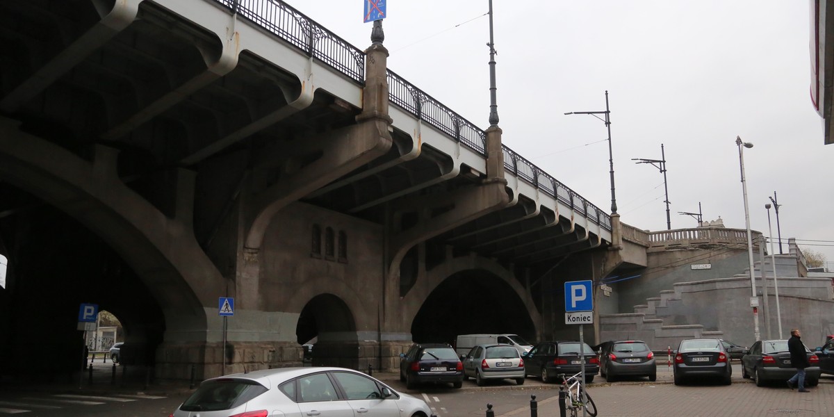 Będą windy przy moście Poniatowskiego