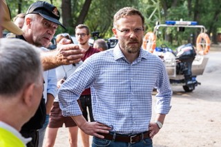 Wojewoda zachodniopomorski: Obserwujemy pogorszenie sytuacji. Wydobyto ok. 16 ton śniętych ryb z Odry