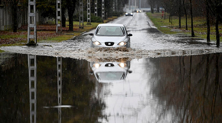 Több megyére figyelmeztetést adtak ki az eső miatt/Fotó: MTI/Czeglédi Zsolt