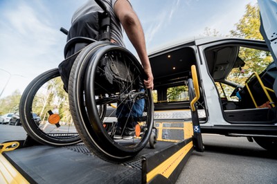 Wypożyczalnia sprzętu dla osób z niepełnosprawnościami wygaszona. Program PFRON zakończył działalność