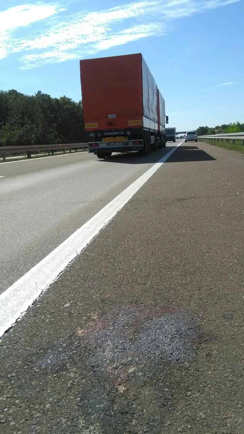 Krvavi tragovi na mestu nesreće