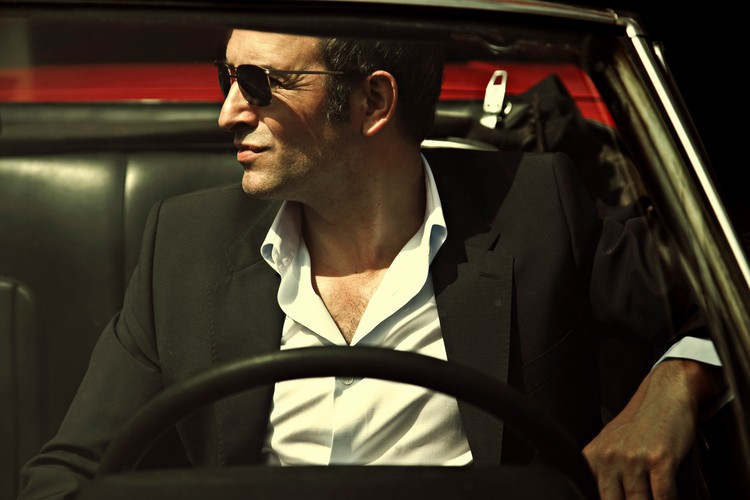 Jean Dujardin w filmie 'Niewierni'