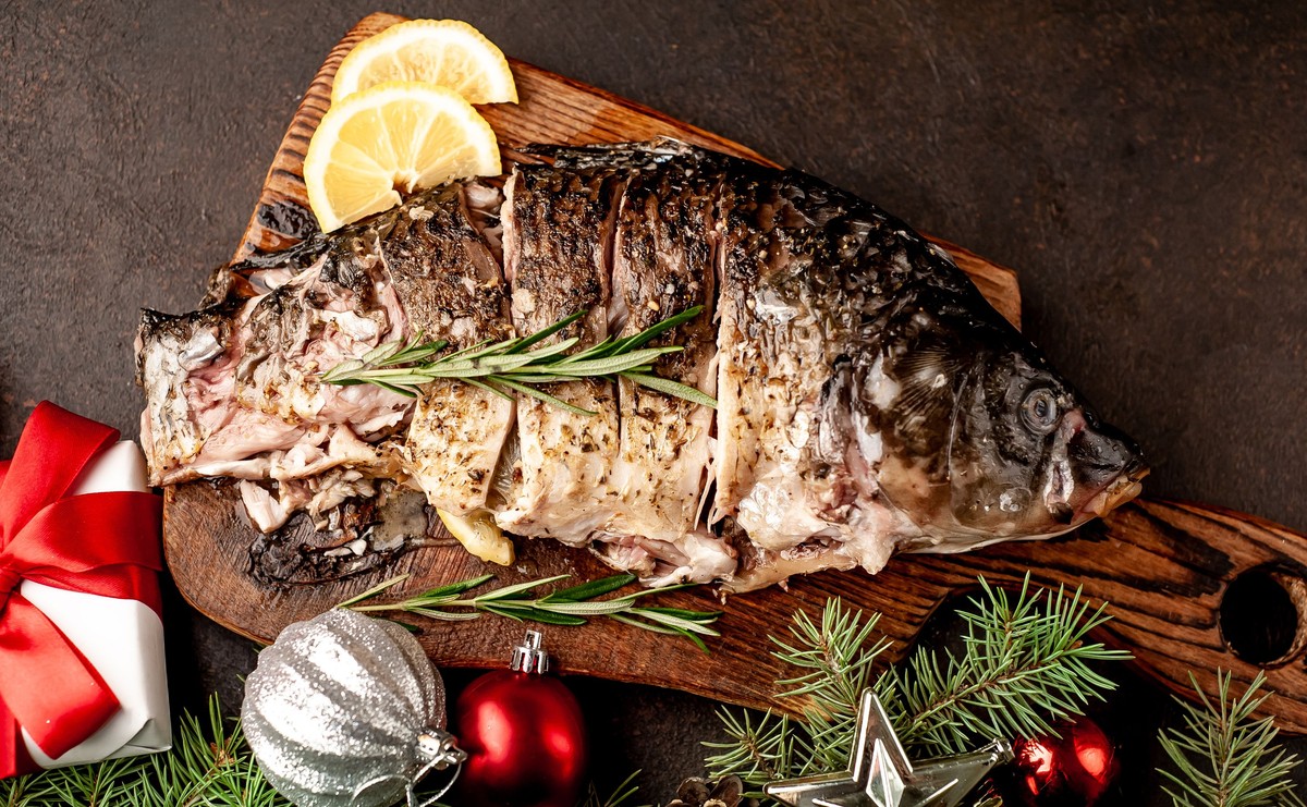 Za karpia na wigilijny stół zapłacimy od ok. 40 do ok. 60 zł za kilogram. Taniej jest u hodowców