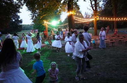 Miejsce z historią, naturą i Folkową Nocą Świętojańską