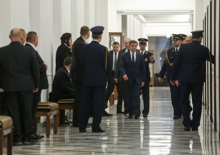 Marszałek Sejmu pozazdrościł szabel Węgrom