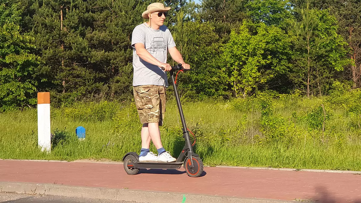 Mi Electric Scooter Pro - Robert testuje