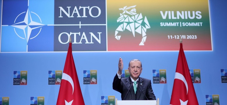 Erdogan wykonał piruet. Zwraca się ku Zachodowi i Rosji