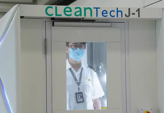 Na lotnisku w Hongkongu stanęła kabina, która w 40 sekund zabija wirusy. To przyszłość lotnictwa