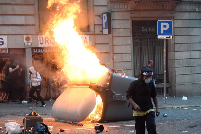 Masowe protesty w Barcelonie. Tysiące osób wyszło na ulice