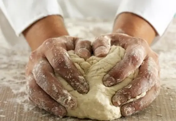 Ciasto na pizze - puszyste i smaczne