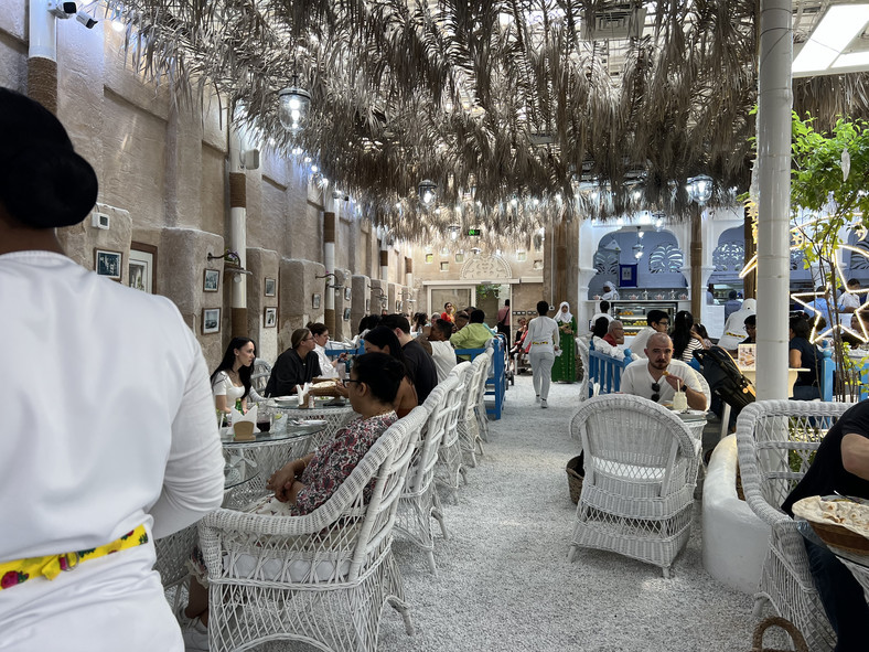 Pora lunchu w restauracji Arabian Tea House w Dubaju