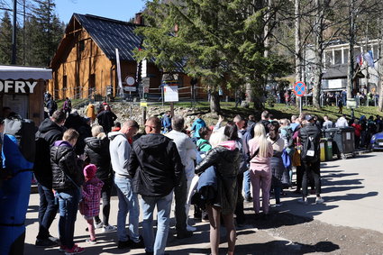 100 zł za wejście rodziny w Tatry. Państwo każe coraz więcej płacić turystom