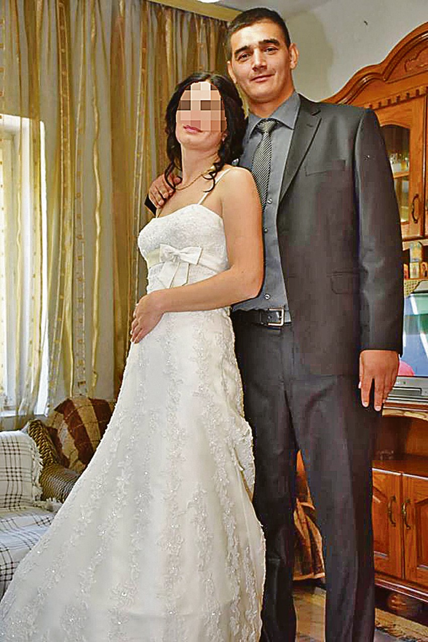 Dejan Krstičić (35) i njegova supruga Ana