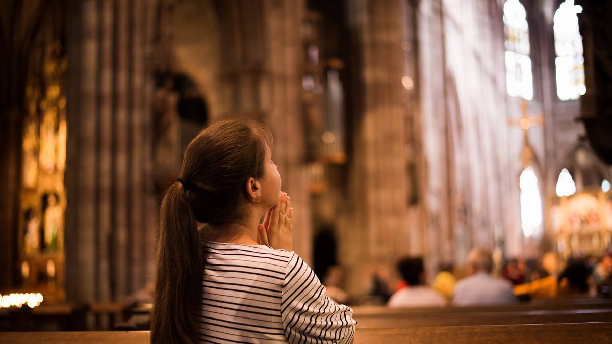 Neudate devojke treba da ispoštuju ove običaje da bi otkrile ime budućeg partnera
