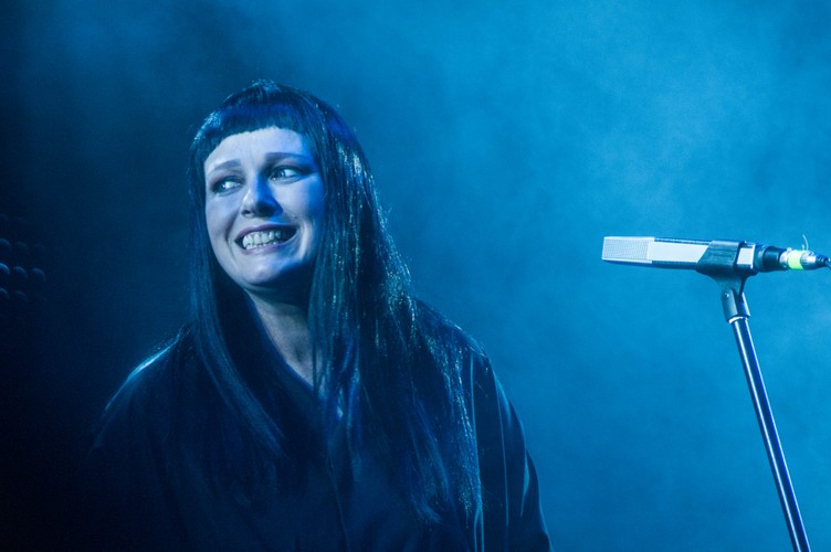 <b>Katarzyna Nosowska</b> źle wspomina swoją pracę na poczcie. Jak mówi, każdy dzień pracy był identyczny, polegał na wprowadzaniu danych do komputera i kończył się ze łzami w oczach.