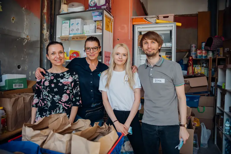 Fela i wolontariusze Centrum Pomocy Puławska 20