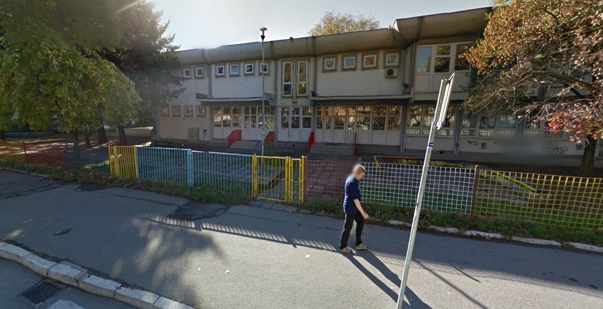 Ograda ispred vrtića "Biser"